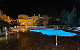 Marinho - 2 Bedroom 2 Bathroom Ground Floor Apartment With Communal Pool And Gardens